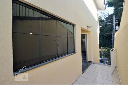 Casa para alugar com 180m², 4 quartos e 4 vagasLateral 