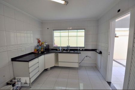 Casa para alugar com 180m², 4 quartos e 4 vagasCozinha