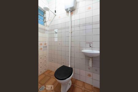 Banheiro de casa para alugar com 1 quarto, 100m² em Jardim Itapemirim, São Paulo