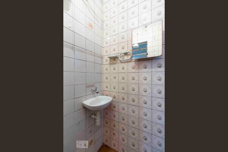 Banheiro de casa para alugar com 1 quarto, 100m² em Jardim Itapemirim, São Paulo