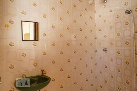 Casa à venda com 264m², 3 quartos e 4 vagasBanheiro de Serviço