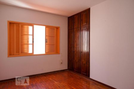 Casa à venda com 264m², 3 quartos e 4 vagasQuarto 1