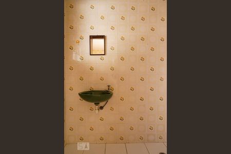 Casa à venda com 264m², 3 quartos e 4 vagasBanheiro de Serviço