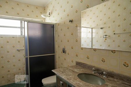 Banheiro de casa à venda com 3 quartos, 264m² em Alto da Lapa, São Paulo