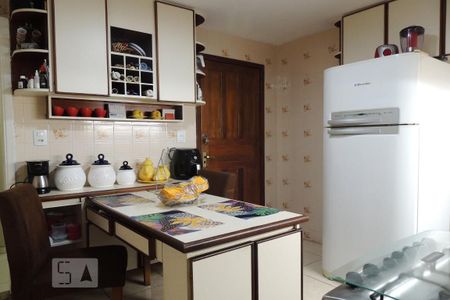 Apartamento à venda com 90m², 2 quartos e 1 vagaCozinha 