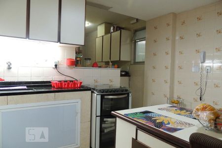 Apartamento à venda com 90m², 2 quartos e 1 vagaCozinha 