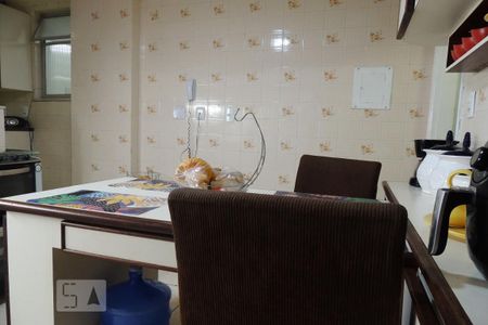 Apartamento à venda com 90m², 2 quartos e 1 vagaCozinha 