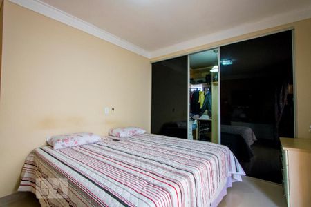 Casa à venda com 396m², 4 quartos e 8 vagasQuarto 1 - Suíte