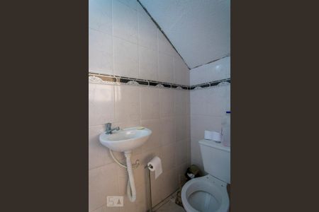 Casa à venda com 396m², 4 quartos e 8 vagasBanheiro de serviço