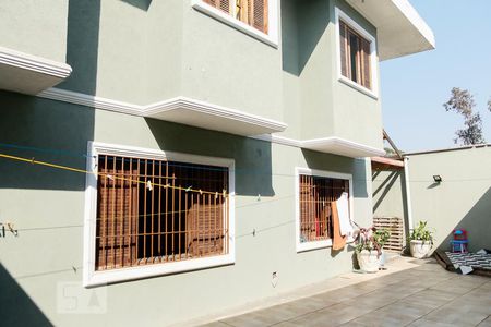 Casa à venda com 635m², 6 quartos e 8 vagas Casa à venda com 635m², 6 quartos e 8 vagasQuintal