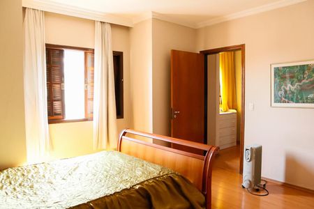 Casa à venda com 635m², 6 quartos e 8 vagas Casa à venda com 635m², 6 quartos e 8 vagasSuíte 4 - Master