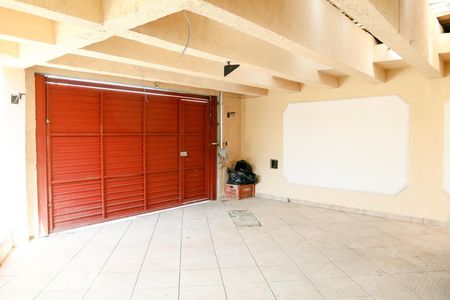 Casa à venda com 635m², 6 quartos e 8 vagas Casa à venda com 635m², 6 quartos e 8 vagasGaragem