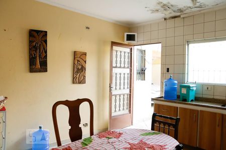 Casa à venda com 635m², 6 quartos e 8 vagas Casa à venda com 635m², 6 quartos e 8 vagasCozinha