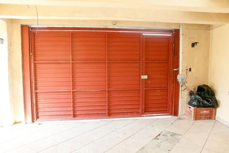 Casa à venda com 635m², 6 quartos e 8 vagas Casa à venda com 635m², 6 quartos e 8 vagasGaragem