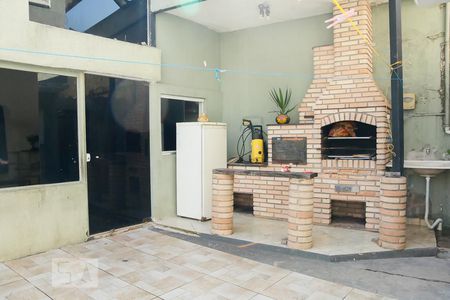 Casa à venda com 635m², 6 quartos e 8 vagas Casa à venda com 635m², 6 quartos e 8 vagasChurrasqueira / Quintal