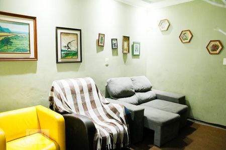 Casa à venda com 635m², 6 quartos e 8 vagas Casa à venda com 635m², 6 quartos e 8 vagasSala de TV