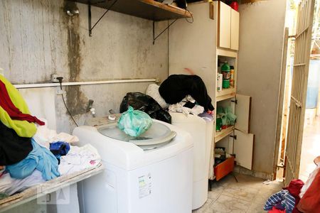 Casa à venda com 635m², 6 quartos e 8 vagas Casa à venda com 635m², 6 quartos e 8 vagasÁrea de Serviço