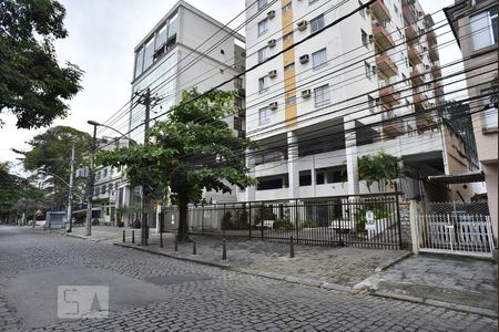 Apartamento à venda com 70m², 2 quartos e 1 vagaFachada