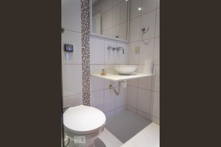 Apartamento à venda com 473m², 4 quartos e 3 vagas Apartamento à venda com 473m², 4 quartos e 3 vagasBanheiro da Suite 2