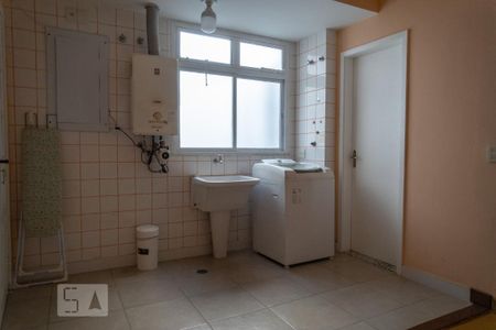 Apartamento à venda com 473m², 4 quartos e 3 vagas Apartamento à venda com 473m², 4 quartos e 3 vagasÁrea de serviço