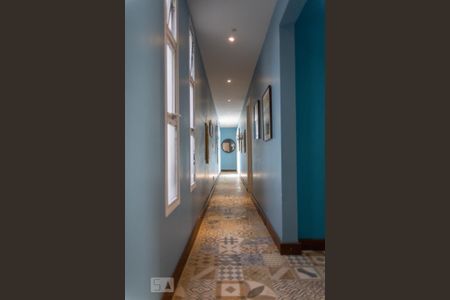 Apartamento à venda com 473m², 4 quartos e 3 vagas Apartamento à venda com 473m², 4 quartos e 3 vagasCorredor das suites