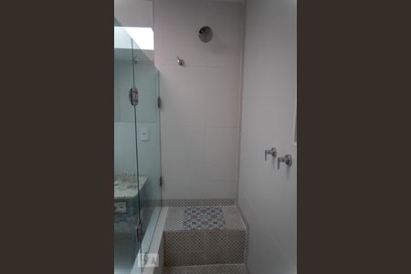 Apartamento à venda com 473m², 4 quartos e 3 vagas Apartamento à venda com 473m², 4 quartos e 3 vagasBanheiro da Suite 1