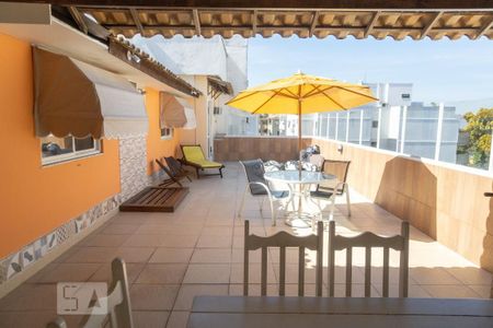 Apartamento à venda com 473m², 4 quartos e 3 vagas Apartamento à venda com 473m², 4 quartos e 3 vagasVaranda de trás / área Gourmet