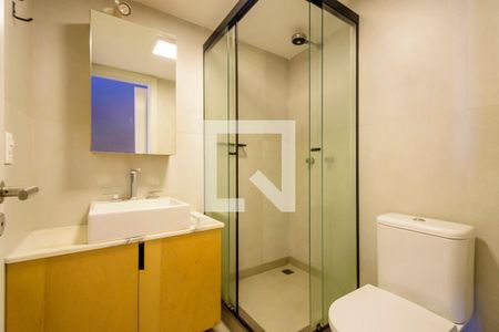 Banheiro de apartamento à venda com 1 quarto, 60m² em Menino Deus, Porto Alegre