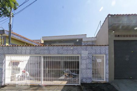 Casa para alugar com 35m², 2 quartos e 1 vaga Casa para alugar com 35m², 2 quartos e 1 vagaFachada