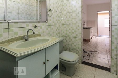 Casa para alugar com 35m², 2 quartos e 1 vaga Casa para alugar com 35m², 2 quartos e 1 vagaBanheiro