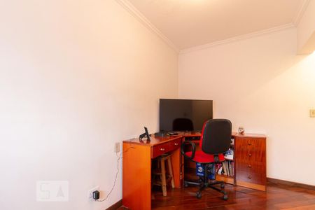 Casa à venda com 330m², 4 quartos e 6 vagasEscritório