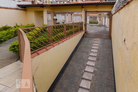 Casa à venda com 330m², 4 quartos e 6 vagasEntrada