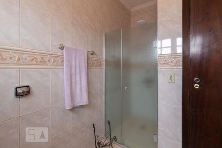 Casa à venda com 330m², 4 quartos e 6 vagasBanheiro 1