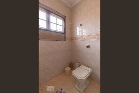 Casa à venda com 330m², 4 quartos e 6 vagasBanheiro 1