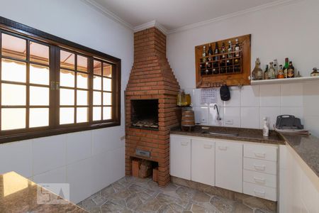 Casa à venda com 330m², 4 quartos e 6 vagasChurrasqueira