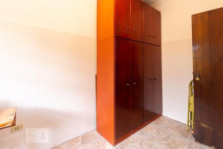 Casa à venda com 330m², 4 quartos e 6 vagasQuarto de Serviço