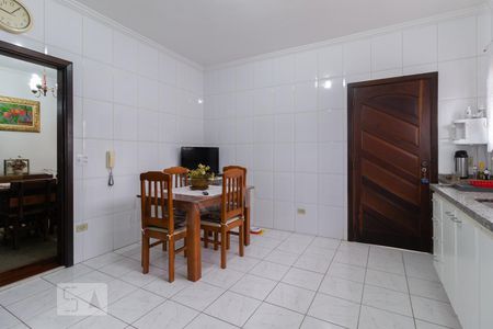 Casa à venda com 330m², 4 quartos e 6 vagasCozinha