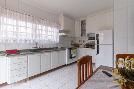 Casa à venda com 330m², 4 quartos e 6 vagasCozinha