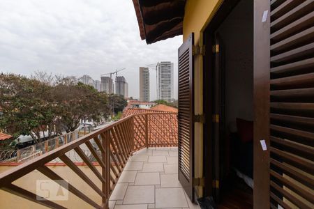 Casa à venda com 330m², 4 quartos e 6 vagasSacada da Suíte 1