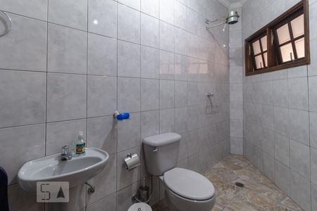 Casa à venda com 330m², 4 quartos e 6 vagasBanheiro de Serviço
