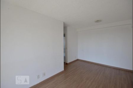 Sala de apartamento para alugar com 3 quartos, 70m² em Jardim Celeste, São Paulo