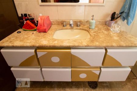 Casa à venda com 447m², 3 quartos e 4 vagasDetalhe Banheiro da Suíte 1