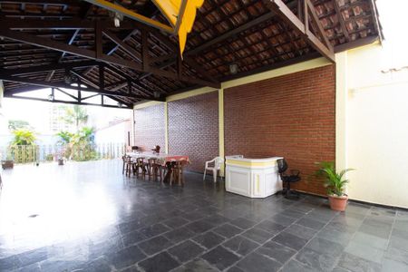 Casa à venda com 447m², 3 quartos e 4 vagasQuintal