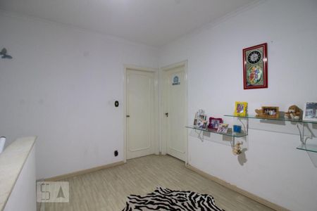Casa à venda com 447m², 3 quartos e 4 vagasEscritório