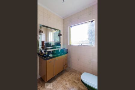 Casa à venda com 447m², 3 quartos e 4 vagasBanheiro da Suíte 2