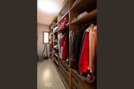 Casa à venda com 447m², 3 quartos e 4 vagasCloset da Suíte 1