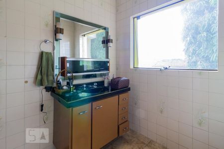 Casa à venda com 447m², 3 quartos e 4 vagasBanheiro da Suíte 2