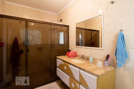 Casa à venda com 447m², 3 quartos e 4 vagasBanheiro da Suíte 1