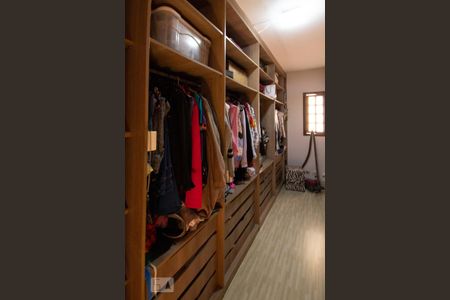 Casa à venda com 447m², 3 quartos e 4 vagasCloset da Suíte 1