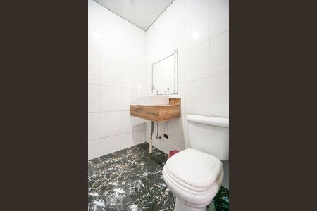 Casa à venda com 300m², 3 quartos e 2 vagasBanheiro social